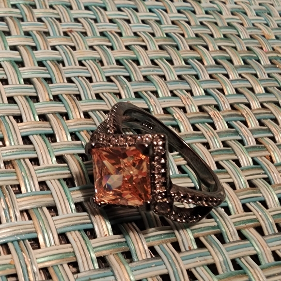 Apricot Diamante & Silver Halo Ring-FINAL PRICE - Picture 10 of 13